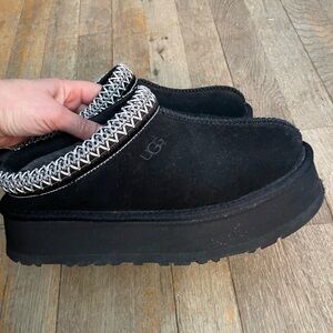 Ugg Women’s Tazz Platform, size 6